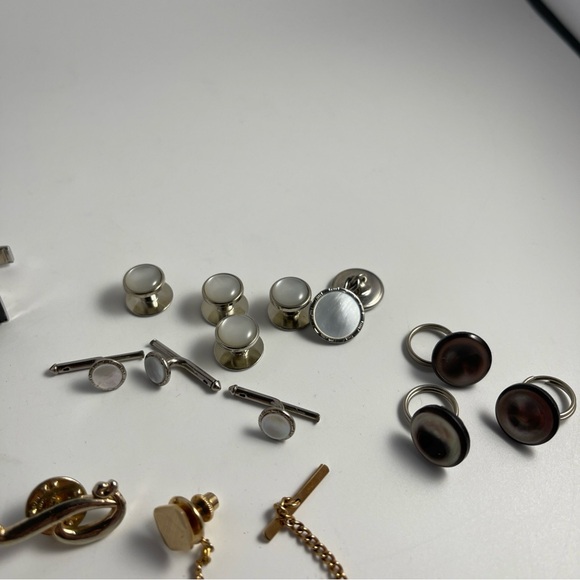 Vintage 26 lot of men’s costume, jewelry cufflinks, tie tacks and buttons - Picture 5 of 16
